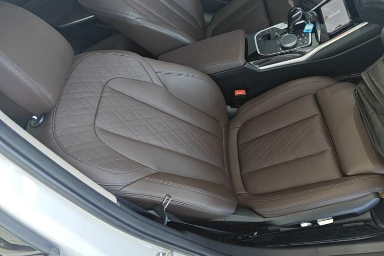 Used BMW 3 Series 2022 Restyled 320Li M Sport Package Right Front Seat