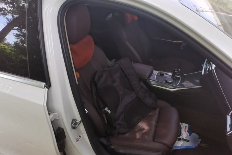Used BMW 3 Series 2022 320Li M Sport Package Right Front Seat