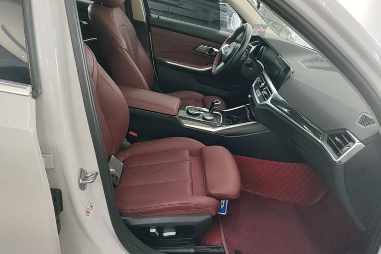 Used BMW 3 Series 2022 325Li M Sport Package Right Front Seat