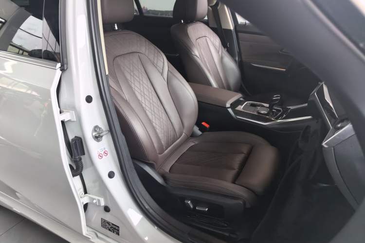 Used BMW 3 Series 2022 325Li M Sport Package Right Front Seat