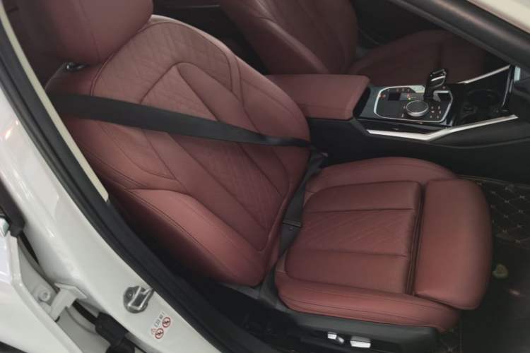 Used BMW 3 Series 2022 Restyled 320Li M Sport Package Right Front Seat