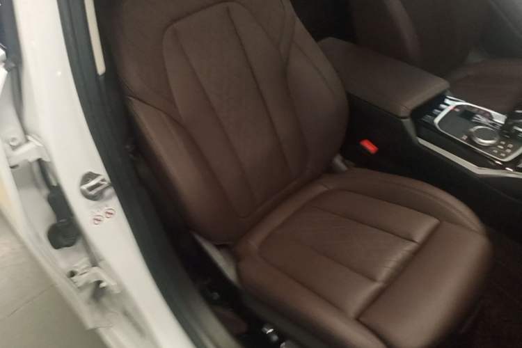 Used BMW 3 Series 2022 Restyled 320Li M Sport Package Right Front Seat