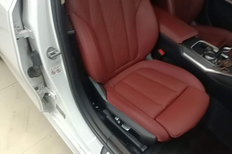 Used BMW 3 Series 2022 Updated 325i M Sport Package Right Front Seat
