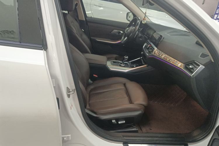 Used BMW 3 Series 2022 Revised 325i M Sport Night Edition Package Right Front Seat