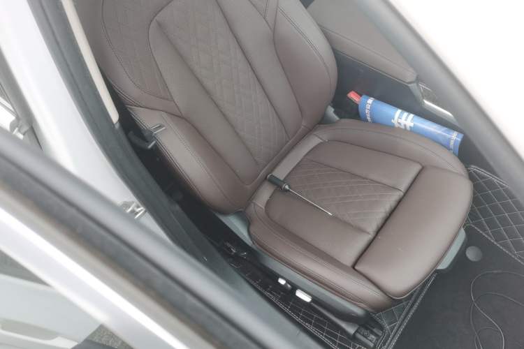 Used BMW 3 Series 2022 325Li M Sport Package Right Front Seat