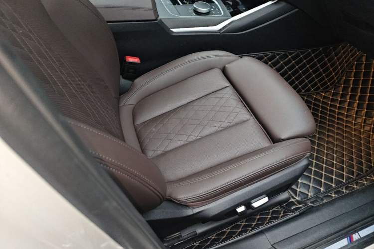 Used BMW 3 Series 2022 325i M Sport Package Right Front Seat