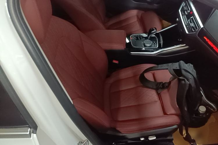 Used BMW 3 Series 2022 320Li M Sport Package Right Front Seat
