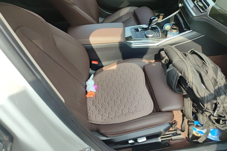Used BMW 3 Series 2022 325Li M Sport Package Right Front Seat