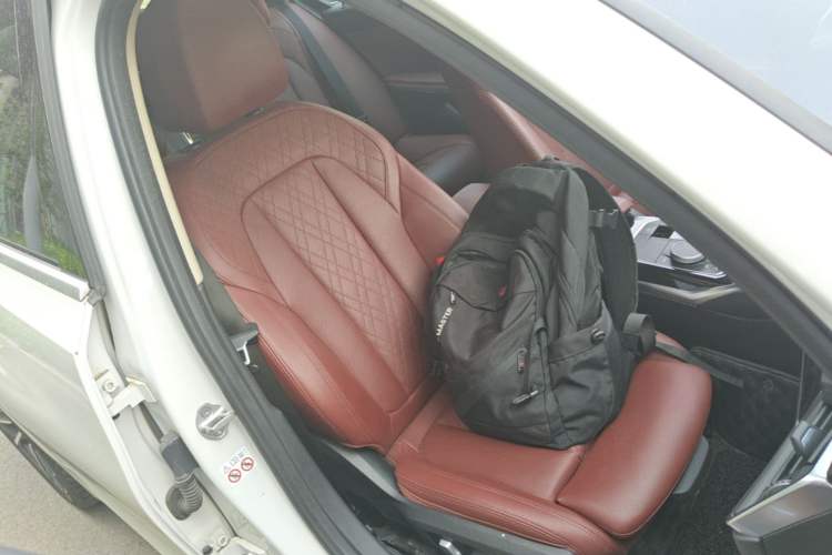 Used BMW 3 Series 2022 320Li M Sport Package Right Front Seat