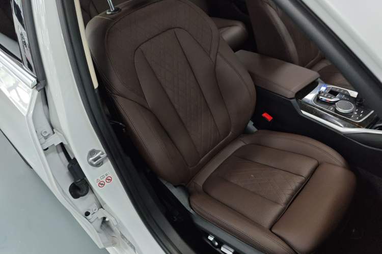 Used BMW 3 Series 2022 325Li M Sport Package Right Front Seat