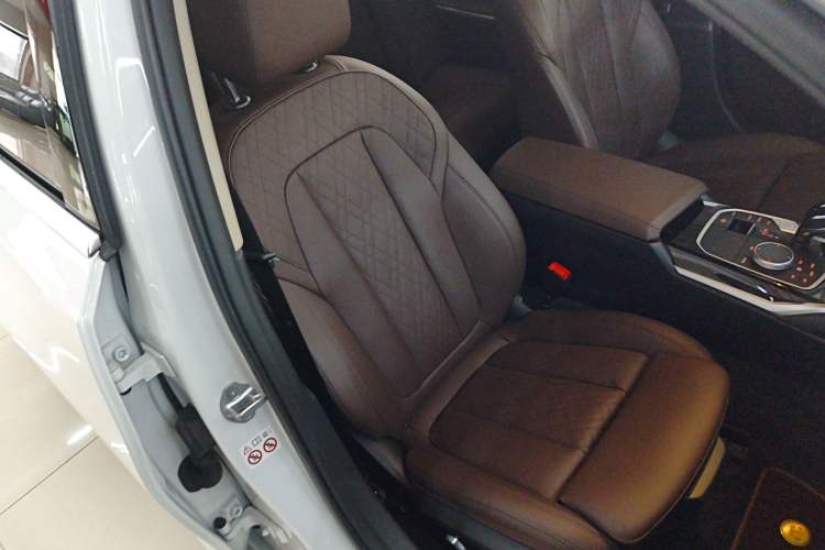 Used BMW 3 Series 2022 Restyled 320Li M Sport Package Right Front Seat