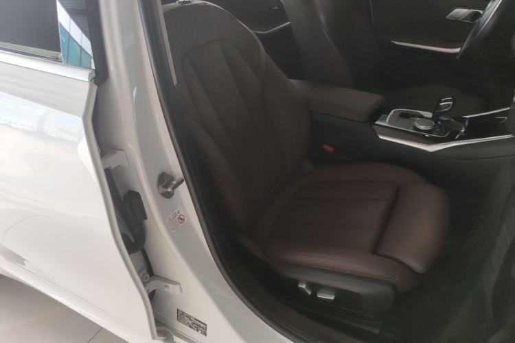 Used BMW 3 Series 2022 320Li M Sport Package Right Front Seat