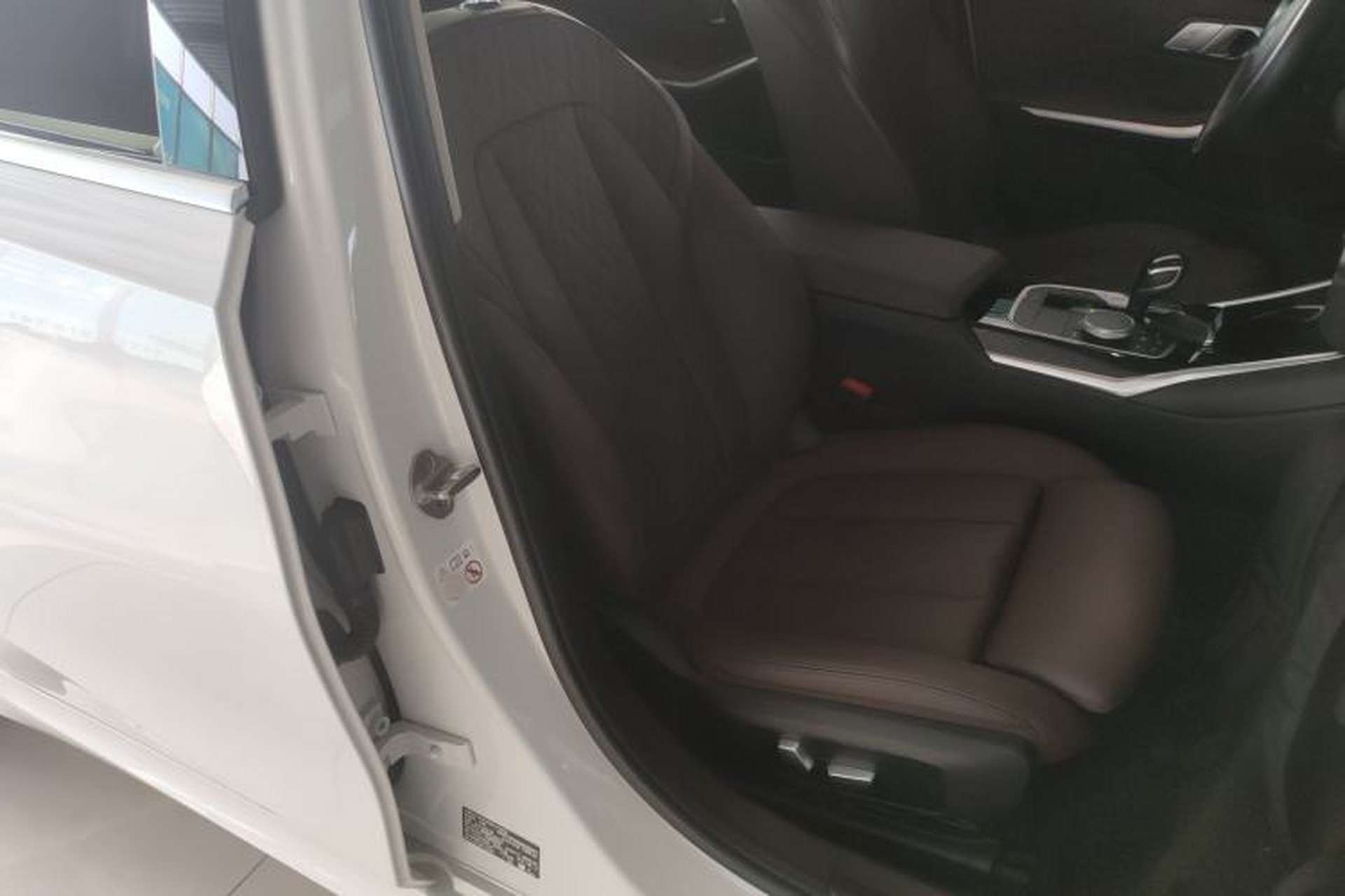 Used BMW 3 Series 2022 320Li M Sport Package Right Front Seat