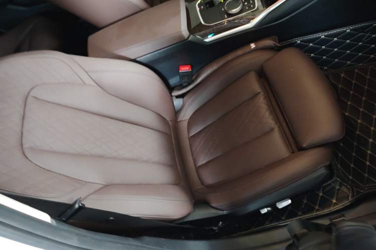 Used BMW 3 Series 2022 325Li M Sport Package Right Front Seat