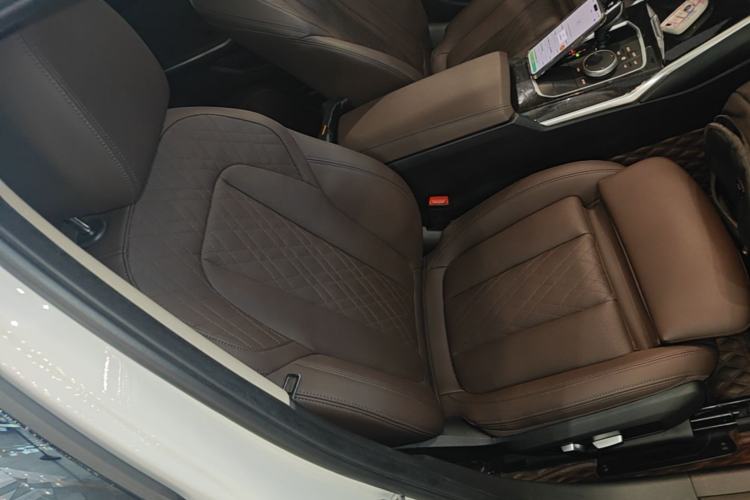 Used BMW 3 Series 2022 325Li M Sport Package Right Front Seat