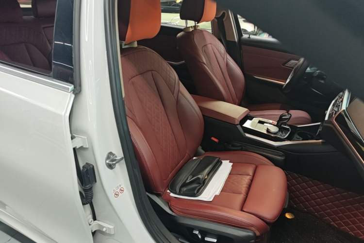Used BMW 3 Series 2022 Restyled 320Li M Sport Package Right Front Seat