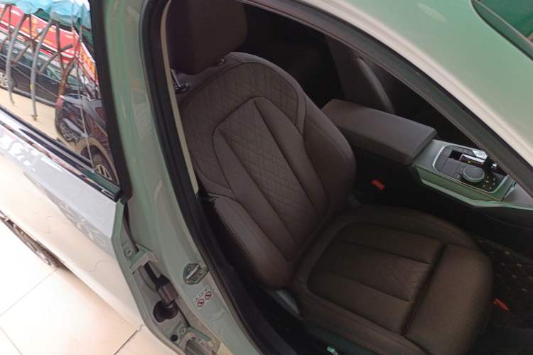Used BMW 3 Series 2022 325Li M Sport Night Edition Package Right Front Seat