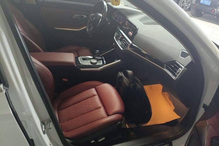 Used BMW 3 Series 2022 320Li M Sport Package Right Front Seat