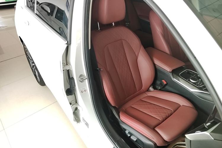 Used BMW 3 Series 2022 325Li M Sport Package Right Front Seat