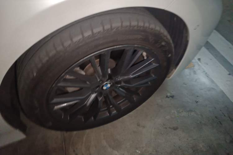Used BMW 3 Series 2022 325Li M Sport Package Right Front Wheel Hub