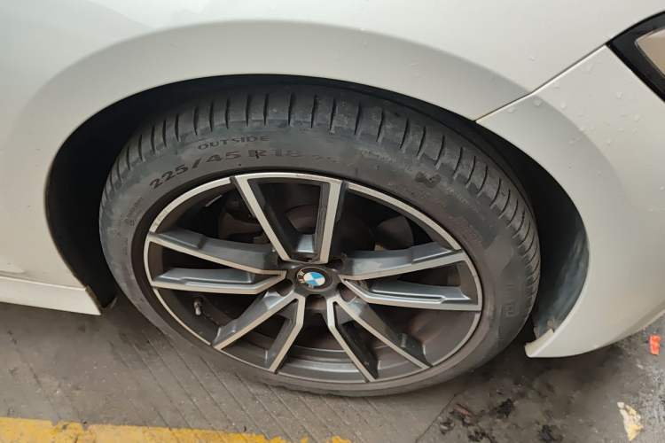 Used BMW 3 Series 2022 320Li M Sport Package Right Front Wheel Hub