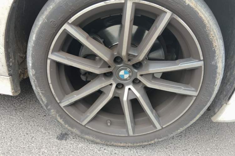 Used BMW 3 Series 2022 320Li M Sport Package Right Front Wheel Hub