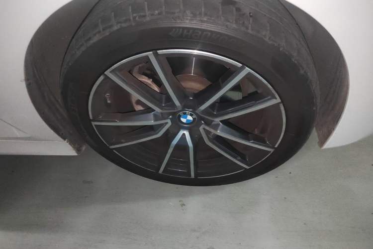 Used BMW 3 Series 2022 320Li M Sport Package Right Front Wheel Hub