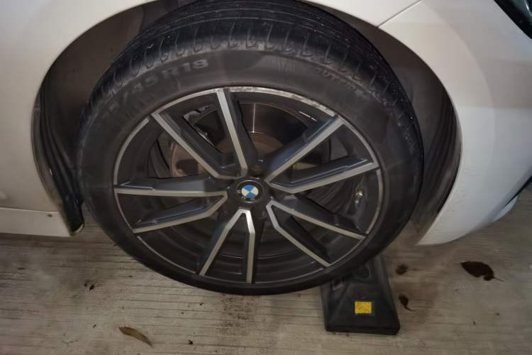 Used BMW 3 Series 2022 325Li M Sport Package Right Front Wheel Hub