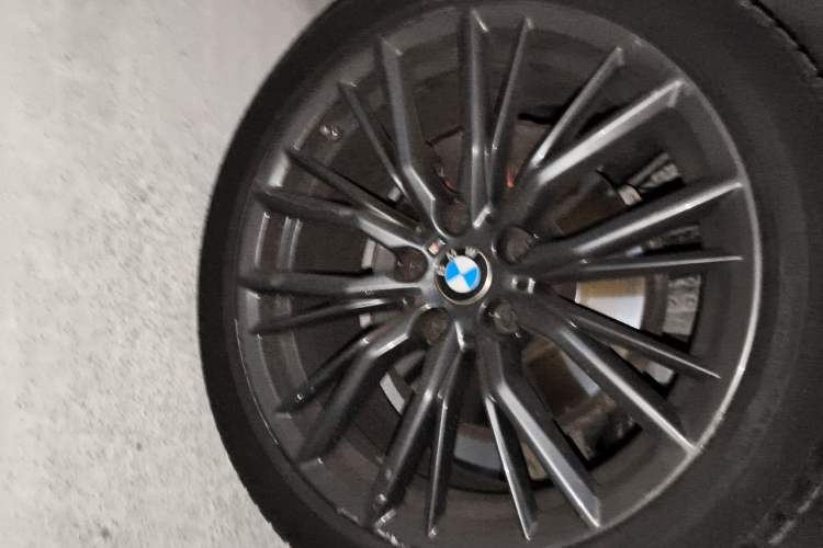 Used BMW 3 Series 2022 325Li M Sport Night Edition Package Right Front Wheel Hub