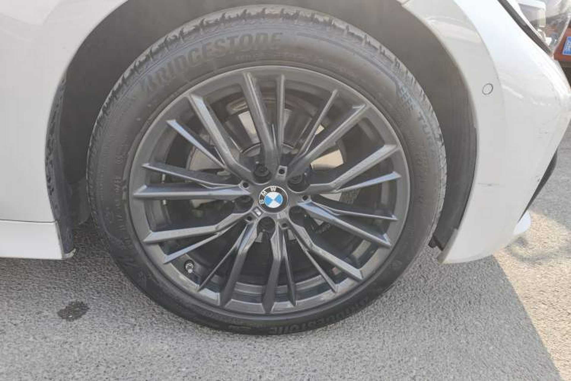Used BMW 3 Series 2022 Restyled 325Li M Sport Night Edition Package Right Front Wheel Hub