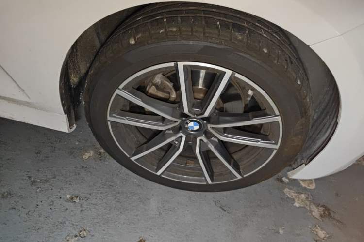Used BMW 3 Series 2022 320Li M Sport Package Right Front Wheel Hub