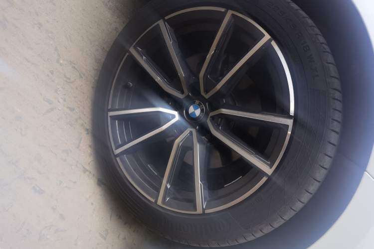 Used BMW 3 Series 2022 Restyled 325Li xDrive M Sport Package Right Front Wheel Hub