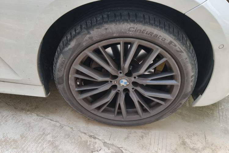 Used BMW 3 Series 2022 Restyled 325Li M Sport Night Edition Package Right Front Wheel Hub