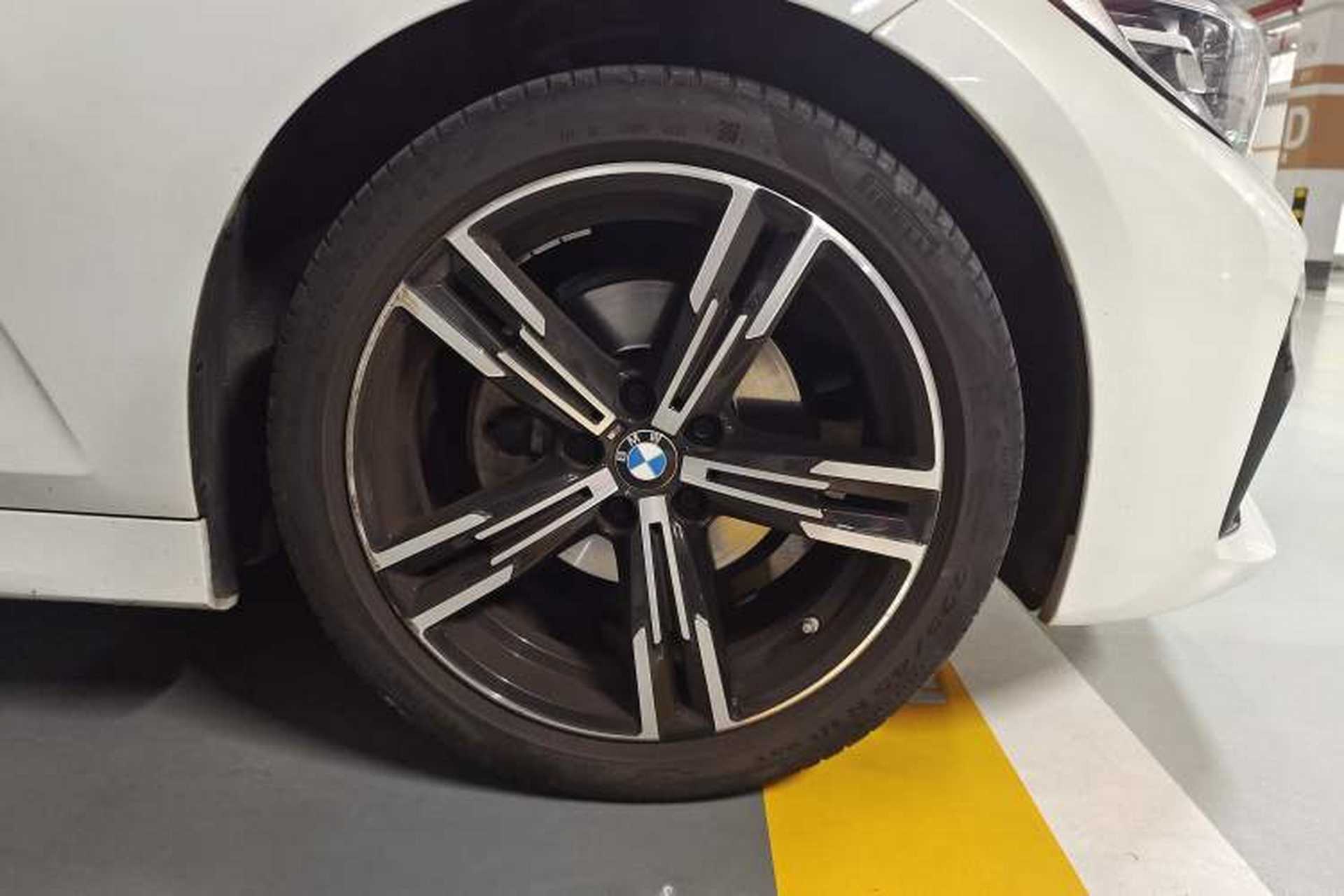 Used BMW 3 Series 2022 325i M Sport Package Right Front Wheel Hub