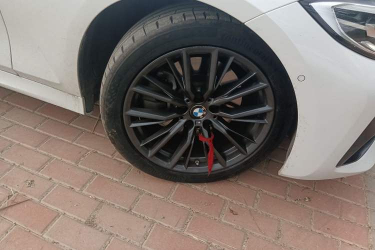 Used BMW 3 Series 2022 330Li xDrive M Sport Night Edition Package Right Front Wheel Hub