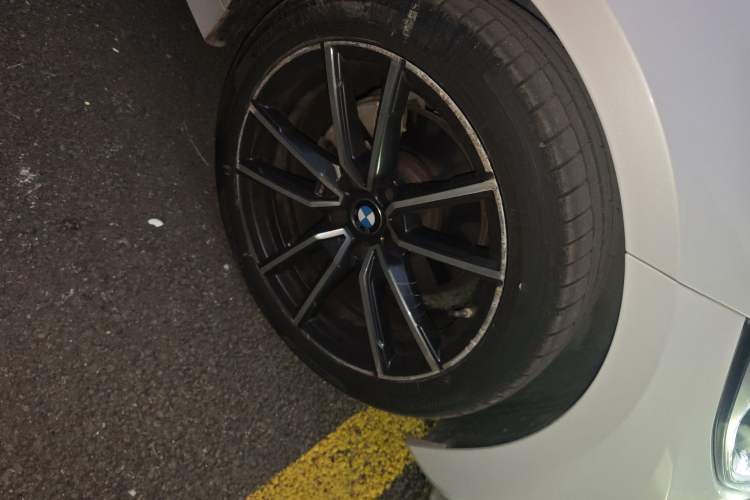 Used BMW 3 Series 2022 325Li M Sport Package Right Front Wheel Hub