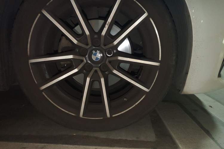 Used BMW 3 Series 2022 325Li M Sport Package Right Front Wheel Hub