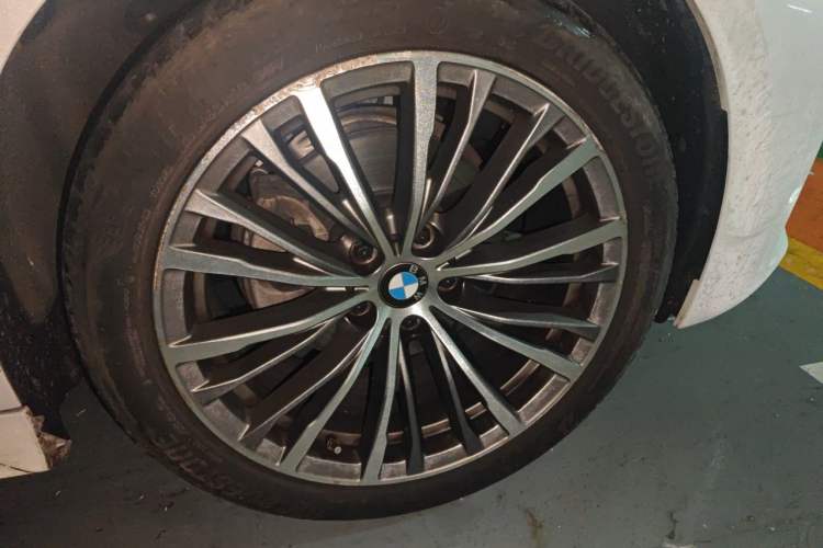 Used BMW 3 Series 2022 Updated 320i Sport Package Right Front Wheel Hub