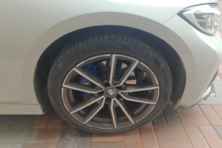 Used BMW 3 Series 2022 320Li M Sport Package Right Front Wheel Hub