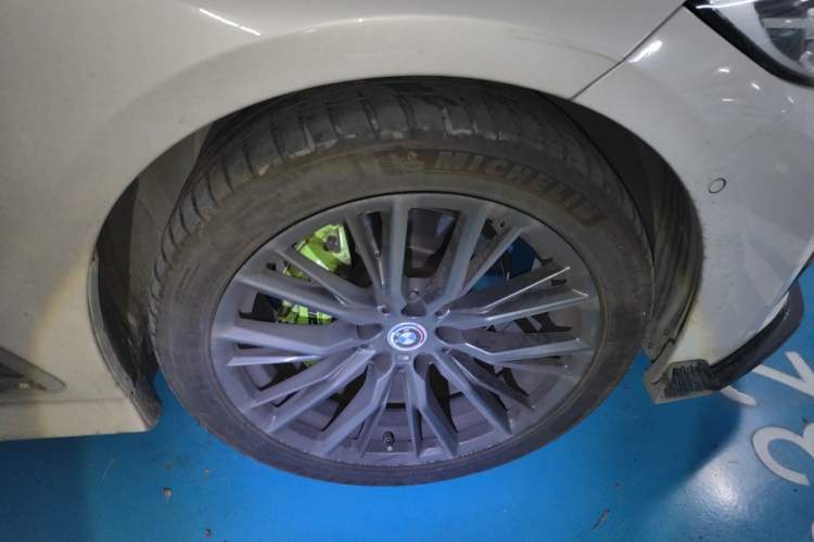 Used BMW 3 Series 2022 325Li M Sport Night Edition Package Right Front Wheel Hub