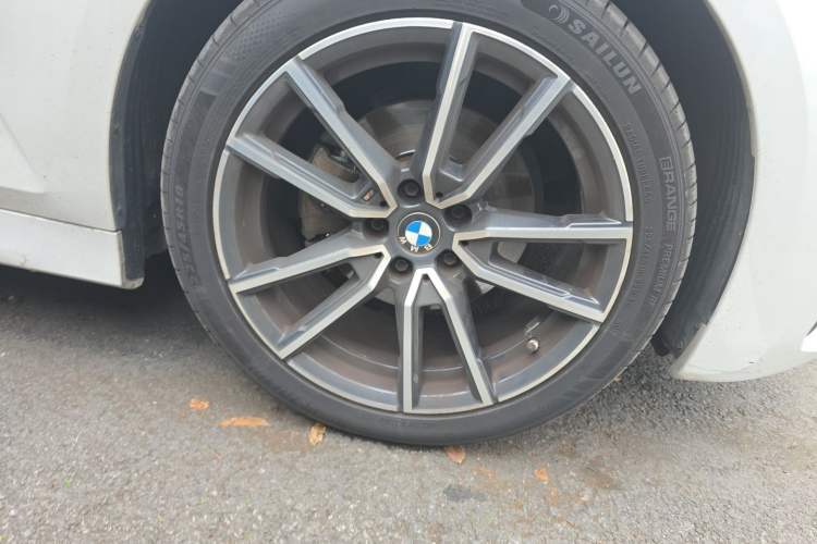 Used BMW 3 Series 2022 325Li M Sport Package Right Front Wheel Hub