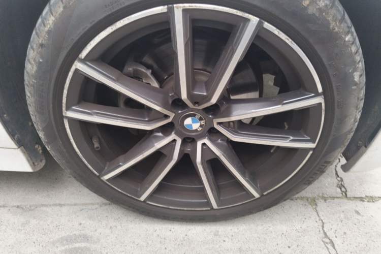Used BMW 3 Series 2022 320Li M Sport Package Right Front Wheel Hub