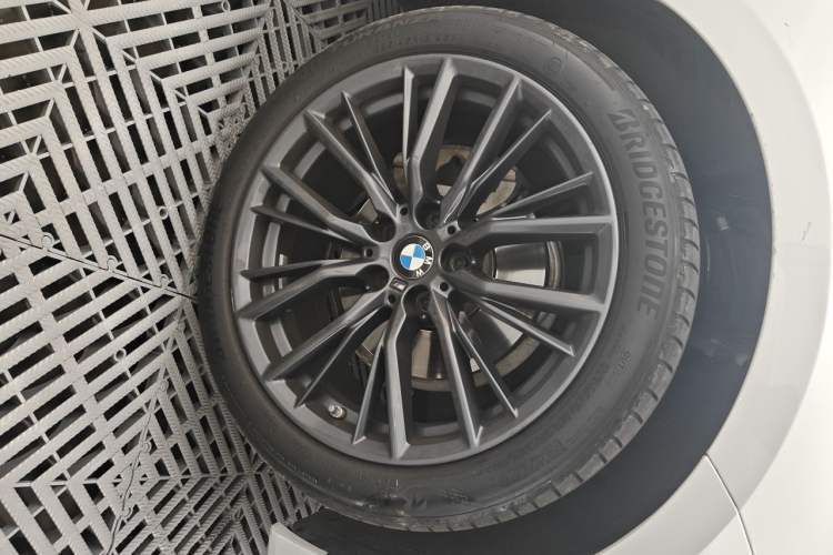 Used BMW 3 Series 2022 325Li M Sport Night Edition Package Right Front Wheel Hub