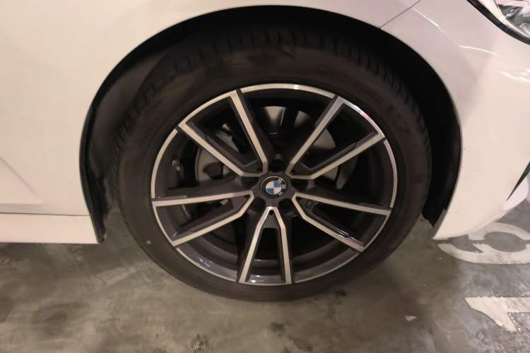 Used BMW 3 Series 2022 Updated 325Li M Sport Package Right Front Wheel Hub