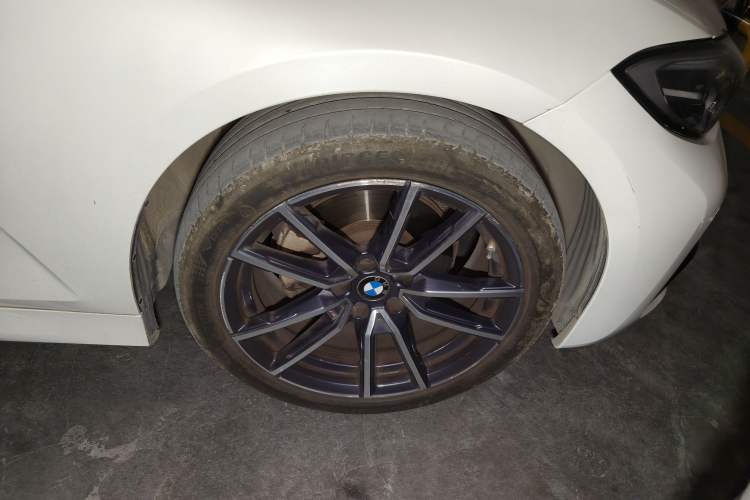 Used BMW 3 Series 2022 325Li M Sport Package Right Front Wheel Hub