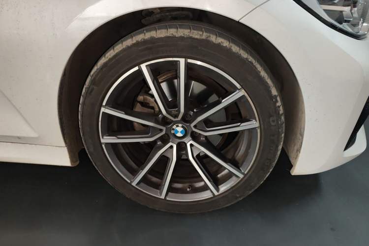 Used BMW 3 Series 2022 Restyled 320Li M Sport Package Right Front Wheel Hub