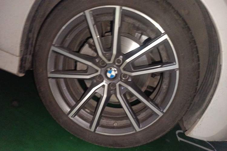 Used BMW 3 Series 2022 Updated 325Li M Sport Package Right Front Wheel Hub