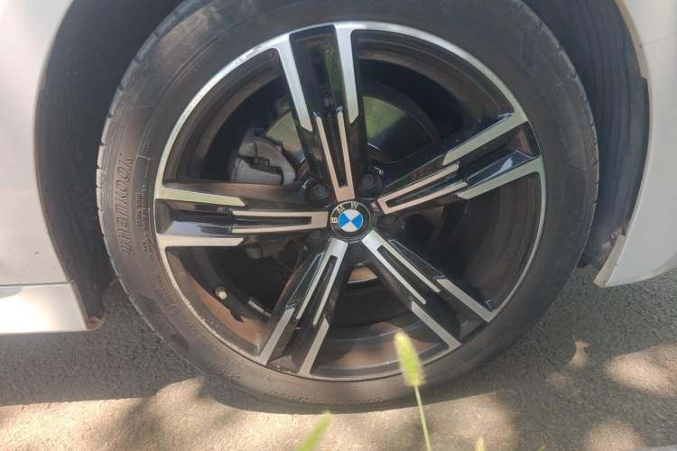 Used BMW 3 Series 2022 Updated 325i M Sport Package Right Front Wheel Hub