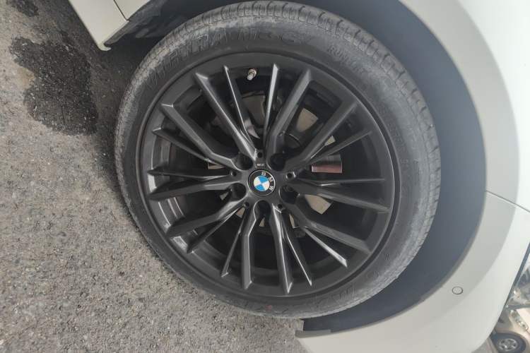 Used BMW 3 Series 2022 Restyled 325Li M Sport Night Edition Package Right Front Wheel Hub