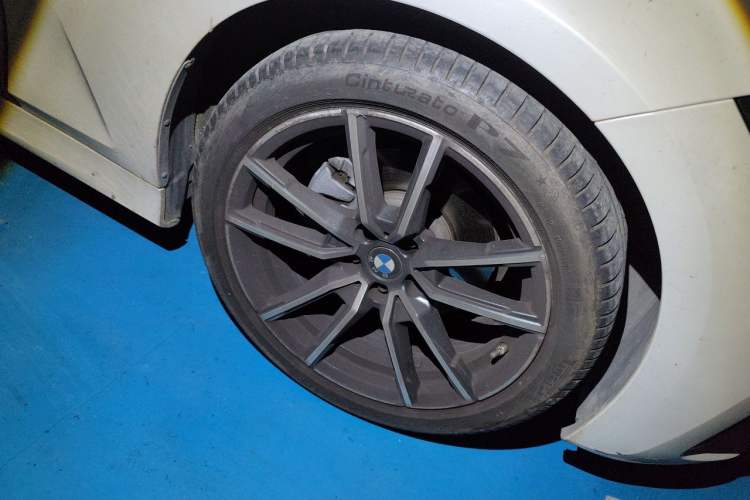 Used BMW 3 Series 2022 325Li M Sport Package Right Front Wheel Hub